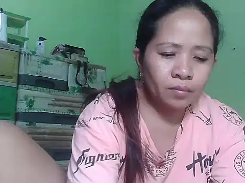 Snapshot of sweetlady_pinay chatting on 17, 4, 2026 sweetlady pinay online show from 17, 4, 2026