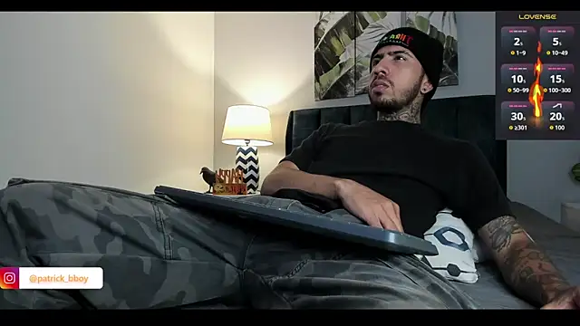 Snapshot of Evans_Osler chatting on 29, 10, 2025 Evans Osler online show from 29, 10, 2025