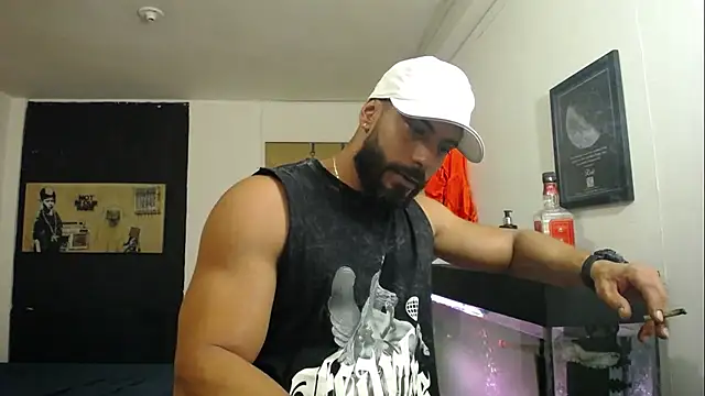 Snapshot of romeolovedark chatting on 3, 1, 2025 romeolovedark online show from 3, 1, 2025