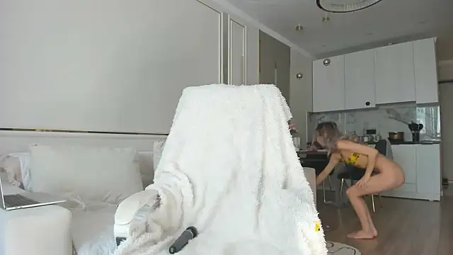 Snapshot of Pupasui02 chatting on 5, 12, 2025 Pupasui02 online show from 5, 12, 2025