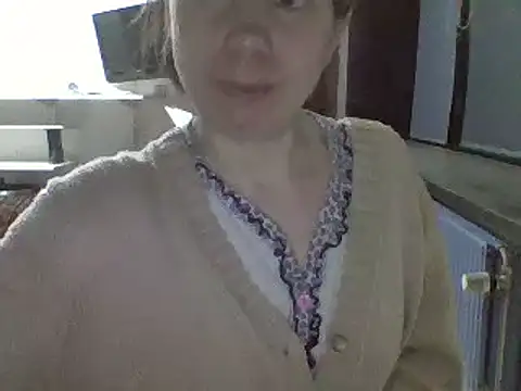 Snapshot of Moi_Lina chatting on 28, 12, 2024 Moi Lina online show from 28, 12, 2024