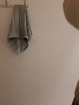 Snapshot of Moi_Lina chatting on 29, 12, 2024 Moi Lina online show from 29, 12, 2024