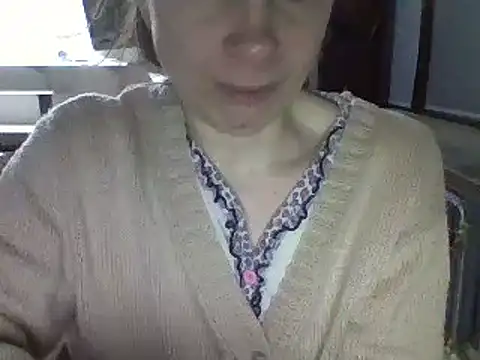 Snapshot of Moi_Lina chatting on 1, 1, 2025 Moi Lina online show from 1, 1, 2025