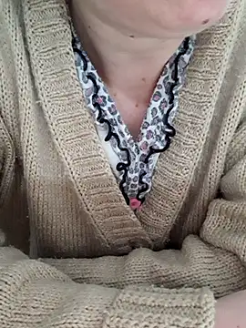 Snapshot of Moi_Lina chatting on 5, 1, 2025 Moi Lina online show from 5, 1, 2025