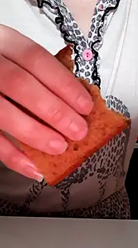 Snapshot of Moi_Lina chatting on 6, 1, 2025 Moi Lina online show from 6, 1, 2025