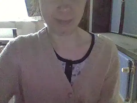 Snapshot of Moi_Lina chatting on 2, 2, 2025 Moi Lina online show from 2, 2, 2025