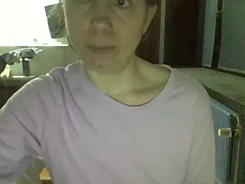 Snapshot of Moi_Lina chatting on 4, 3, 2025 Moi Lina online show from 4, 3, 2025