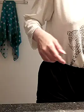 Snapshot of Moi_Lina chatting on 9, 9, 2025 Moi Lina online show from 9, 9, 2025