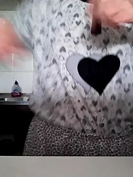 Snapshot of Moi_Lina chatting on 15, 10, 2025 Moi Lina online show from 15, 10, 2025