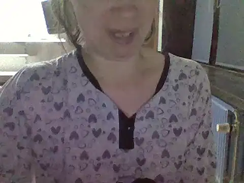 Snapshot of Moi_Lina chatting on 17, 10, 2025 Moi Lina online show from 17, 10, 2025