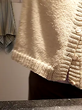 Snapshot of Moi_Lina chatting on 8, 11, 2025 Moi Lina online show from 8, 11, 2025