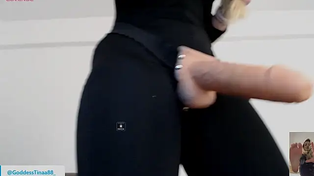 Snapshot of Goddess_Tina chatting on 22, 3, 2026 Goddess Tina online show from 22, 3, 2026