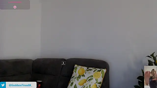 Snapshot of Goddess_Tina chatting on 17, 4, 2026 Goddess Tina online show from 17, 4, 2026