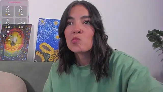 Snapshot of TIFFANYRUSSO chatting on 10, 4, 2026 TIFFANYRUSSO online show from 10, 4, 2026