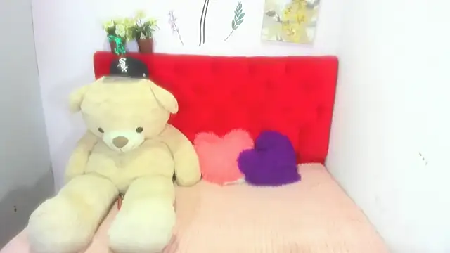 Snapshot of GiannaGoddes chatting on 13, 1, 2025 GiannaGoddes online show from 13, 1, 2025