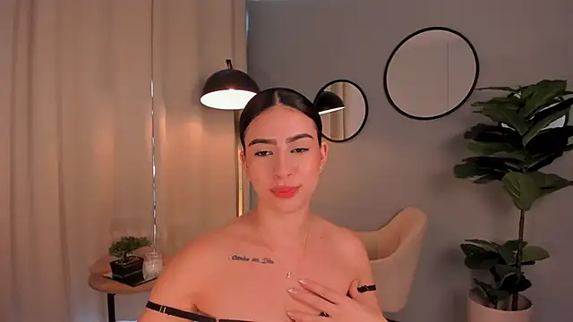 Snapshot of LiaPearce chatting on 13, 1, 2025 LiaPearce online show from 13, 1, 2025