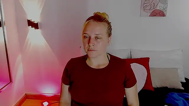 Snapshot of EmilySumer chatting on 15, 5, 2026 EmilySumer online show from 15, 5, 2026