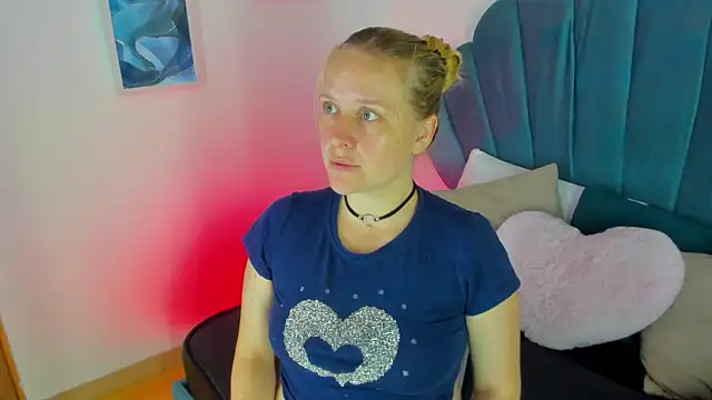 EmilySumer online show from 20, 7, 2026