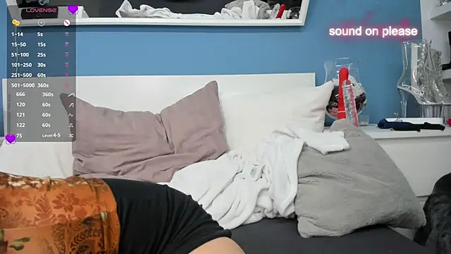 Snapshot of izzy-mendosa chatting on 9, 4, 2026 izzy-mendosa online show from 9, 4, 2026