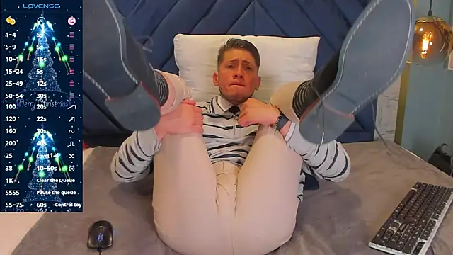 Snapshot of SebastianMaximoff chatting on 31, 12, 2024 SebastianMaximoff online show from 31, 12, 2024