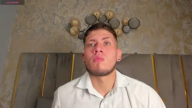 Snapshot of SebastianMaximoff chatting on 4, 11, 2025 SebastianMaximoff online show from 4, 11, 2025