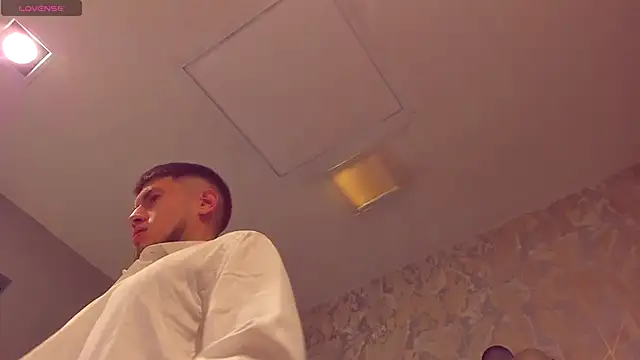 Snapshot of SebastianMaximoff chatting on 6, 11, 2025 SebastianMaximoff online show from 6, 11, 2025