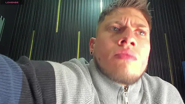 Snapshot of SebastianMaximoff chatting on 26, 11, 2025 SebastianMaximoff online show from 26, 11, 2025