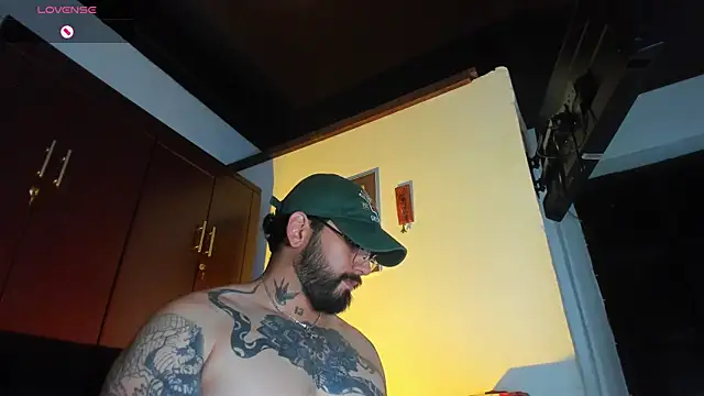 Snapshot of CamiloGray_ chatting on 9, 1, 2026 CamiloGray online show from 9, 1, 2026