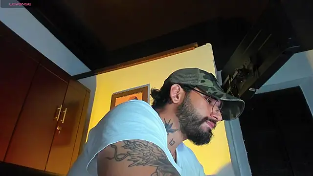 Snapshot of CamiloGray_ chatting on 21, 2, 2026 CamiloGray online show from 21, 2, 2026