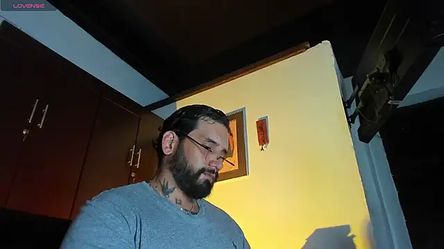 Snapshot of CamiloGray_ chatting on 27, 2, 2026 CamiloGray online show from 27, 2, 2026