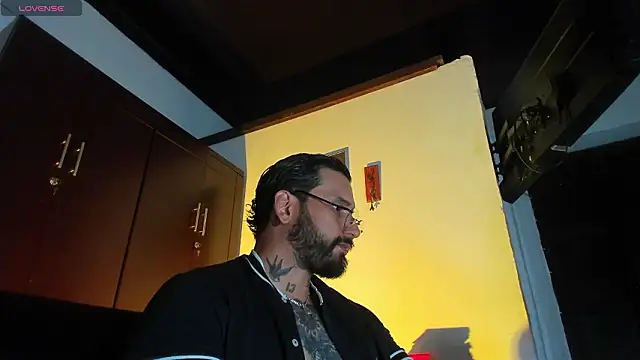 Snapshot of CamiloGray_ chatting on 10, 3, 2026 CamiloGray online show from 10, 3, 2026