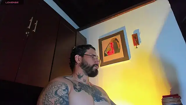 Snapshot of CamiloGray_ chatting on 28, 4, 2026 CamiloGray online show from 28, 4, 2026