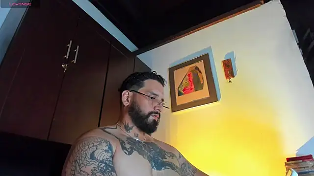 Snapshot of CamiloGray_ chatting on 7, 5, 2026 CamiloGray online show from 7, 5, 2026