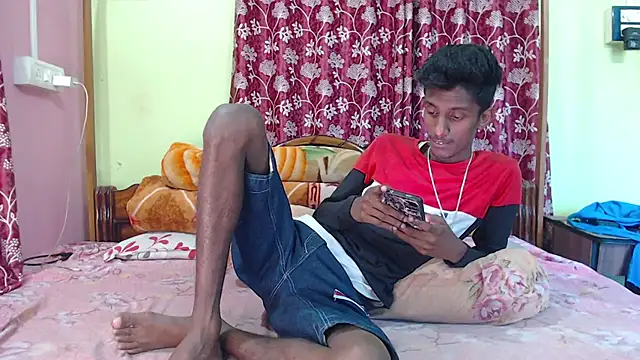 Snapshot of Skinny_Blackberry chatting on 1, 1, 2025 Skinny Blackberry online show from 1, 1, 2025