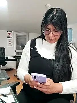 Snapshot of aisha_latina chatting on 10, 3, 2026 aisha latina online show from 10, 3, 2026