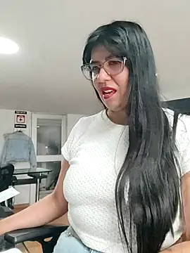 Snapshot of aisha_latina chatting on 24, 3, 2026 aisha latina online show from 24, 3, 2026