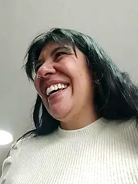 Snapshot of aisha_latina chatting on 25, 3, 2026 aisha latina online show from 25, 3, 2026