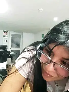 Snapshot of aisha_latina chatting on 1, 4, 2026 aisha latina online show from 1, 4, 2026