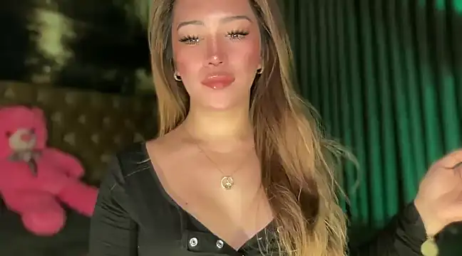 Snapshot of Jasmine_Elcock chatting on 3, 12, 2024 Jasmine Elcock online show from 3, 12, 2024