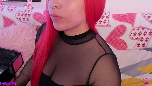 Snapshot of SophieRossi chatting on 18, 9, 2025 SophieRossi online show from 18, 9, 2025