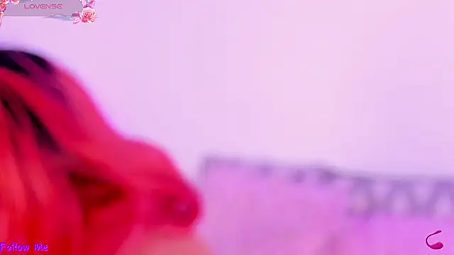 Snapshot of SophieRossi chatting on 9, 10, 2025 SophieRossi online show from 9, 10, 2025