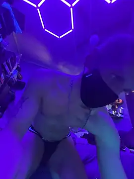 Snapshot of Cloudd_Kingg_Iceyyy chatting on 7, 4, 2026 Cloudd Kingg Iceyyy online show from 7, 4, 2026