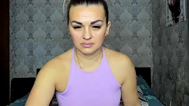 NicoletMoore online show from 9, 1, 2026