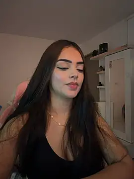 Snapshot of anniehart chatting on 2, 5, 2026 anniehart online show from 2, 5, 2026