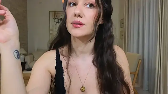 Snapshot of diamond_desiree chatting on 15, 3, 2026 diamond desiree online show from 15, 3, 2026