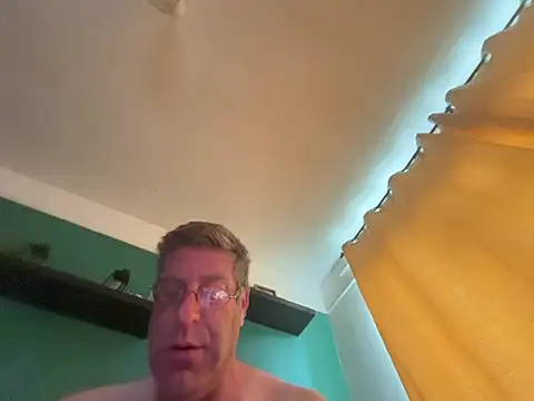 Snapshot of bigboy6880 chatting on 12, 7, 2026 bigboy6880 online show from 12, 7, 2026