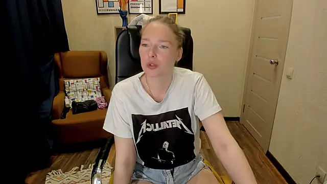  fiona Love online show from 13, 5, 2026