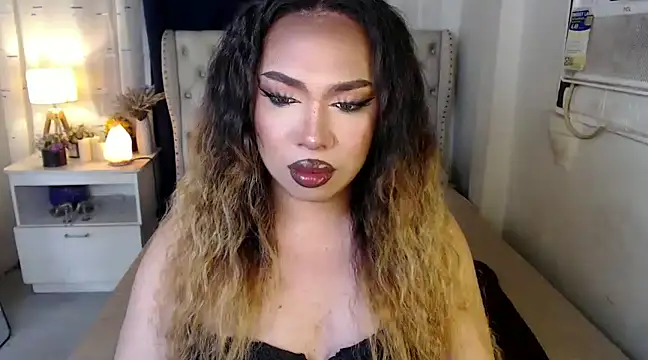 RebecaNextToYou online show from 6, 1, 2025