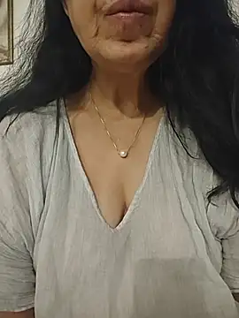 Snapshot of Susannemilf chatting on 8, 5, 2026 Susannemilf online show from 8, 5, 2026