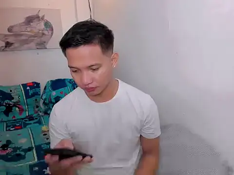 Snapshot of xSebastian19 chatting on 21, 12, 2025 xSebastian19 online show from 21, 12, 2025